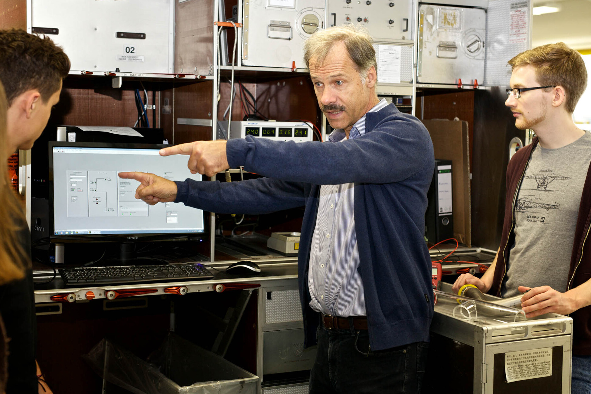 
                Flugzeugbaustudierende im  HCAT
            