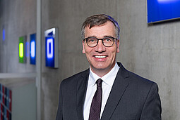 Rainer Heuer
Dr. Rainer Heuer