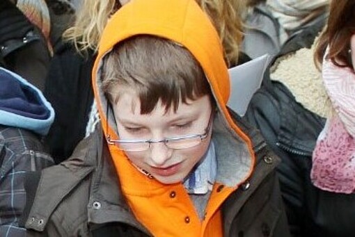 Fabian Rohde experimentiert bei FF
Fabian Rohde besuchte die Kindervorlesung von Anfang an und war von den Experimente auf der Ausstellungsfläche fasziniert.