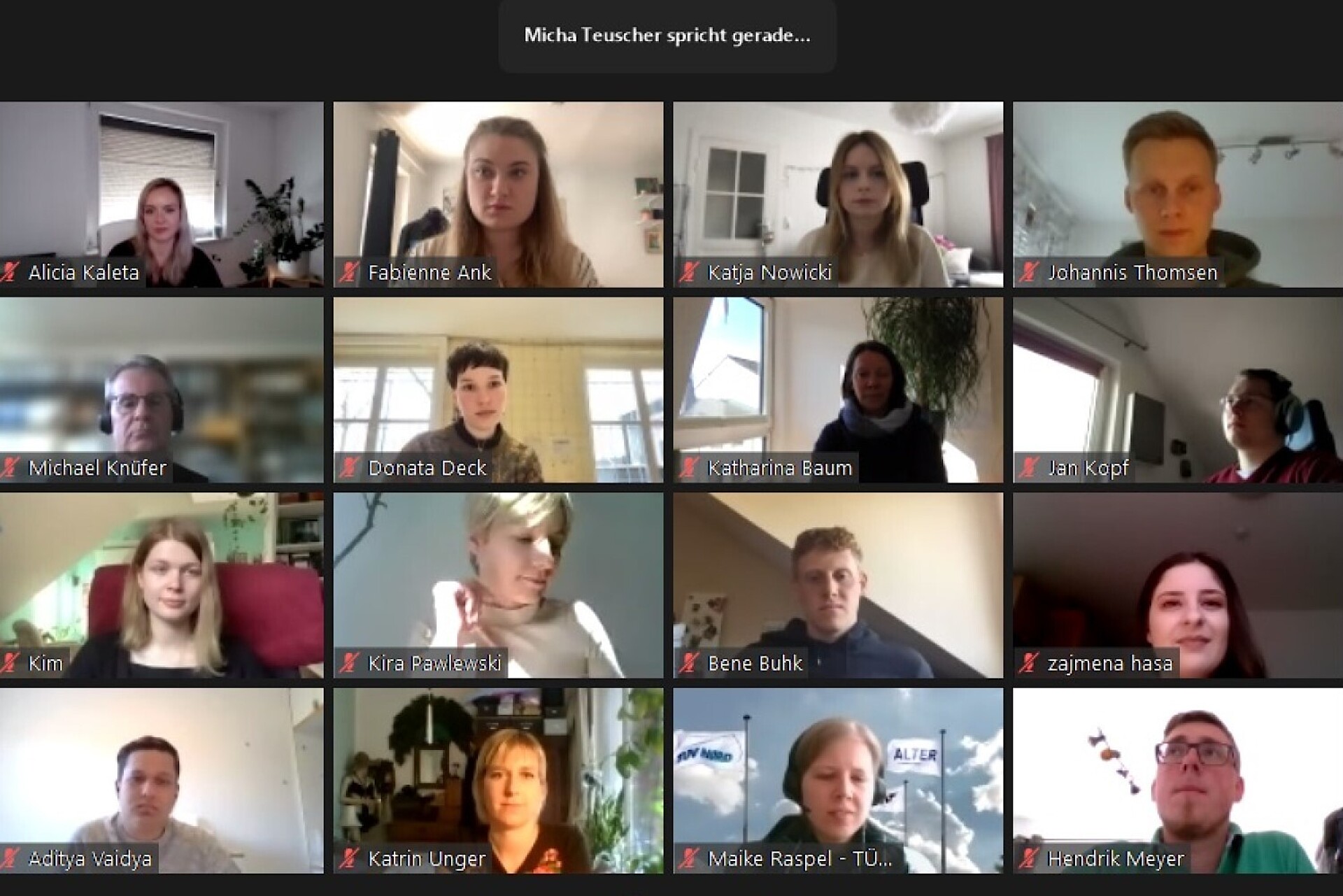 
                                                Stipendiat*innen und Förder*innen bei der Online-Vergabefeier 2021.
                                            