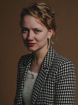 
                Porträt von der Comicbuchpreis-Gewinnerin 2021 Mia Oberländer
            