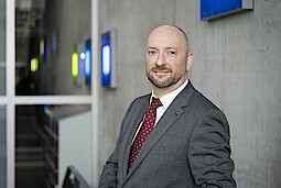 Peter Wulf, fotografiert am Berliner Tor
Peter Wulf, fotografiert am Berliner Tor 5 am 23.06.2020